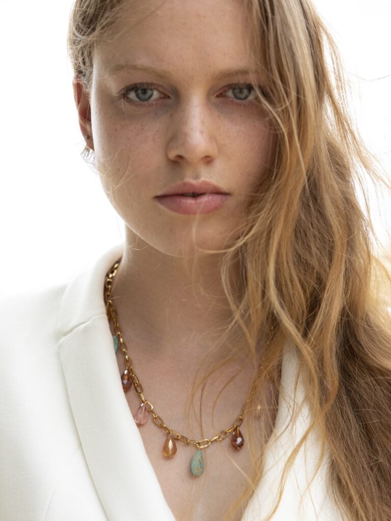 Vrouwelijk model met blauwe ogen Louana.
