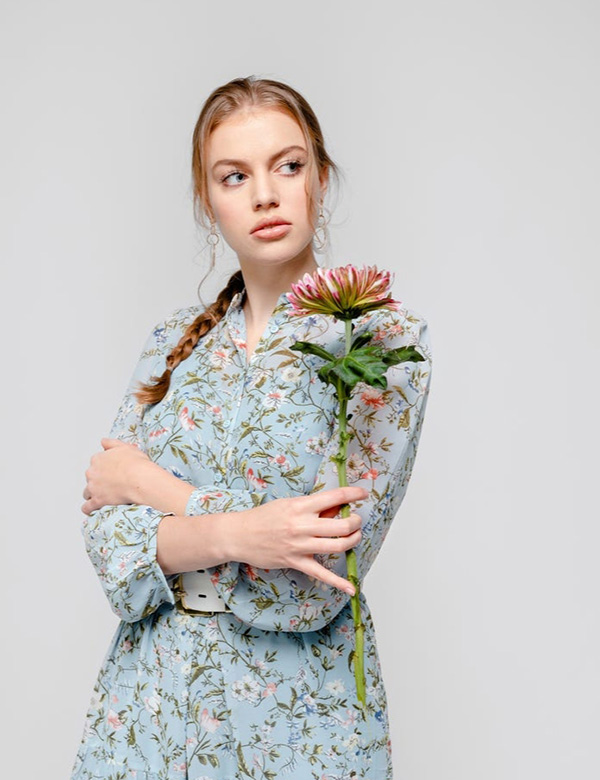 Vrouwelijk model met blauwe ogen Louana.