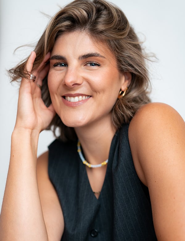 Vrouwelijk model met licht bruin met blauwe ogen Manon A.