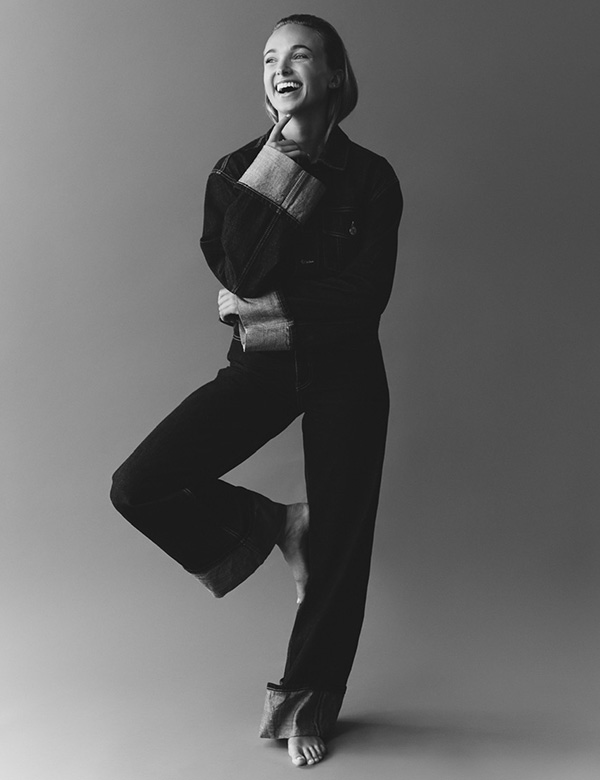 Vrouwelijk model met blond haar en blauwe ogen Marianne E.