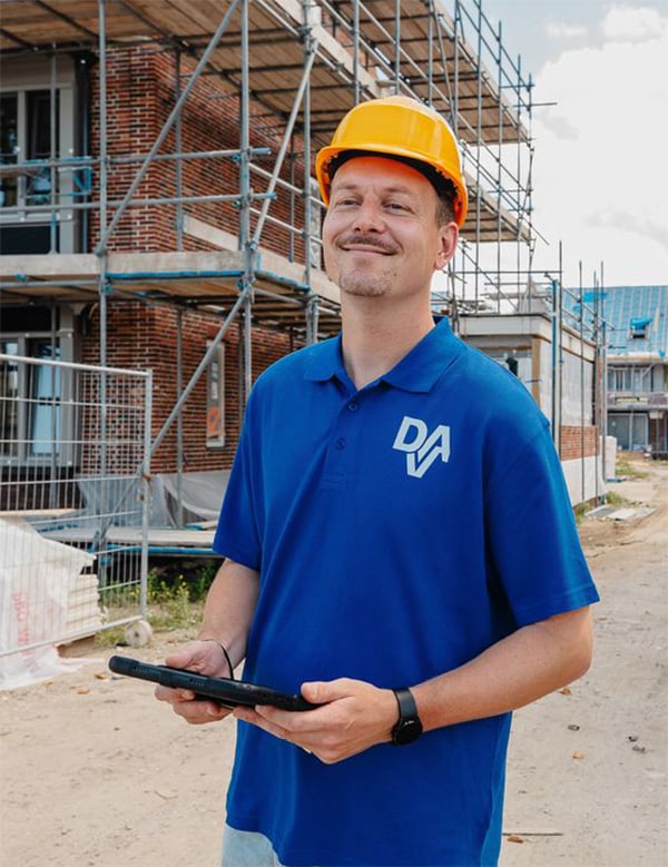 Mannelijk model met donkerblond haar Aaron B.