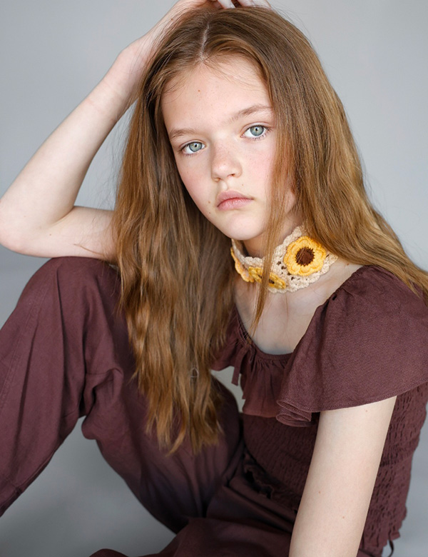 Kindermodel met rossig haar Amy