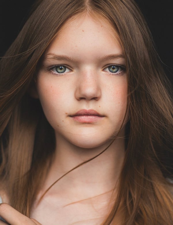Kindermodel met rossig haar Amy