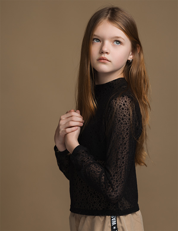 Kindermodel met rossig haar Amy