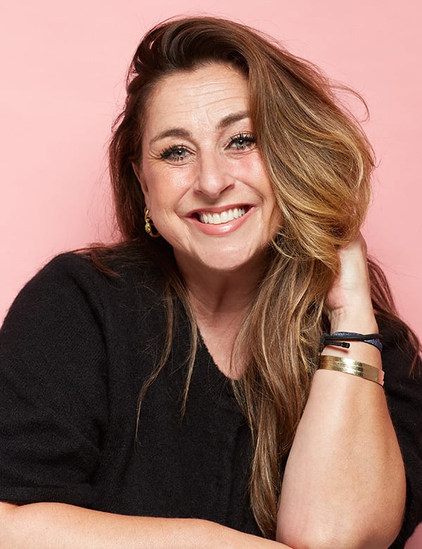 Vrouwelijk model met donkerbruin haar Ester B.