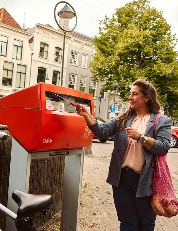 Vrouwelijk model met bruin haar Ester Br.