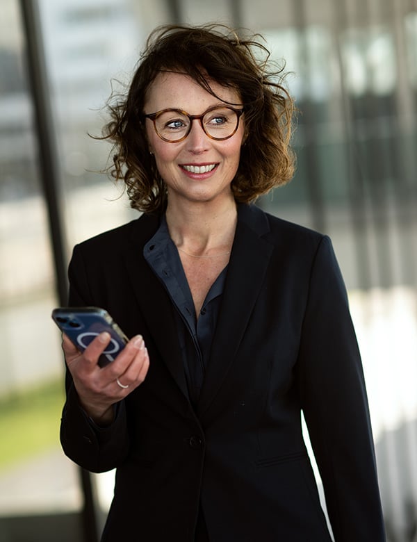 Vrouwelijk model met bond/bruin haar met blauwe ogen Fabienne M.