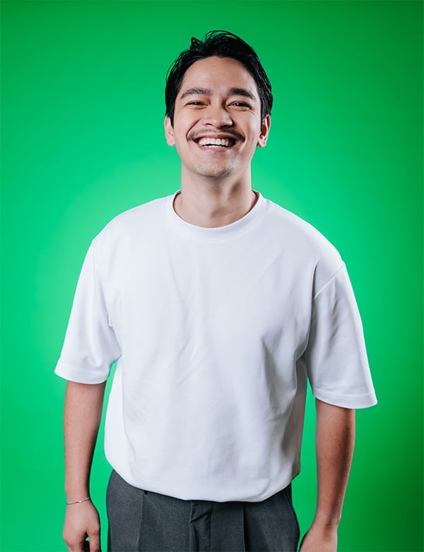 Mannelijk model met zwart haar Kelvin E.