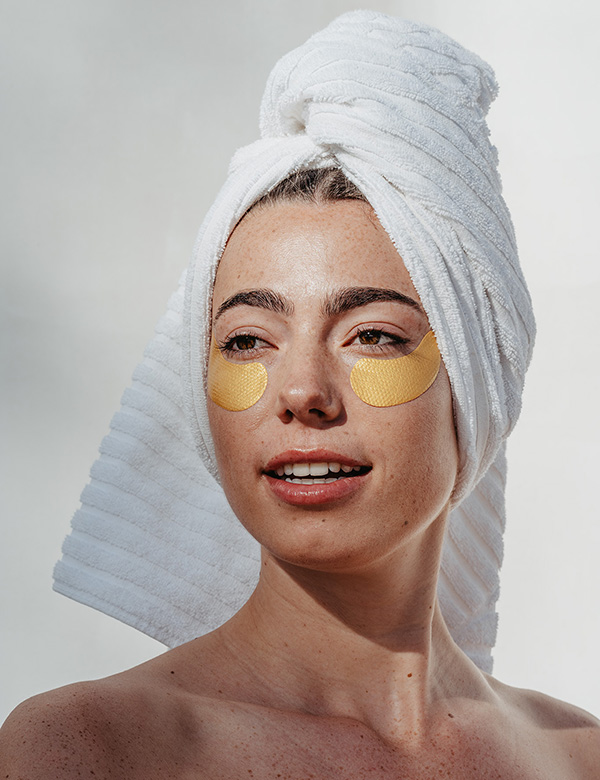 Vrouwelijk model met bruin haar en bruine ogen Leonie B.