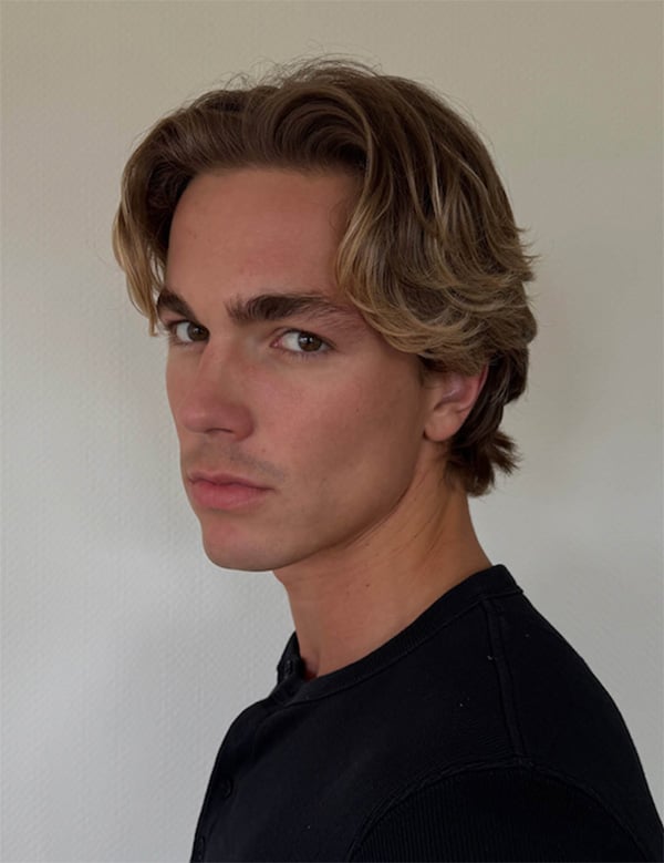 Mannelijk model met donkerblond haar Maarten He