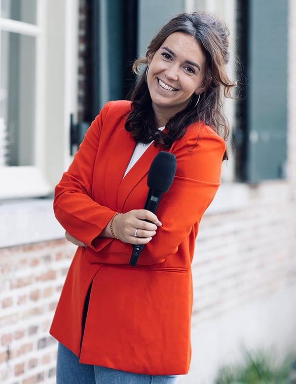 Vrouwelijk model met lichtbruin haar en donkerbruine ogen Daphne M.