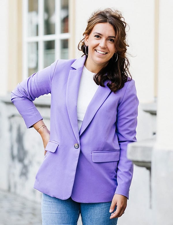 Vrouwelijk model met lichtbruin haar en donkerbruine ogen Daphne M.
