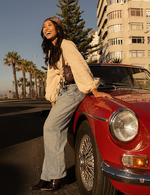 vrouwelijk model met donker haar Florence.
