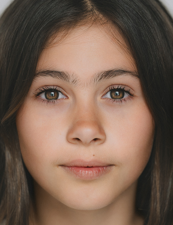 Kinderlijk model met bruin haar en bruine ogen Jasmijn S.