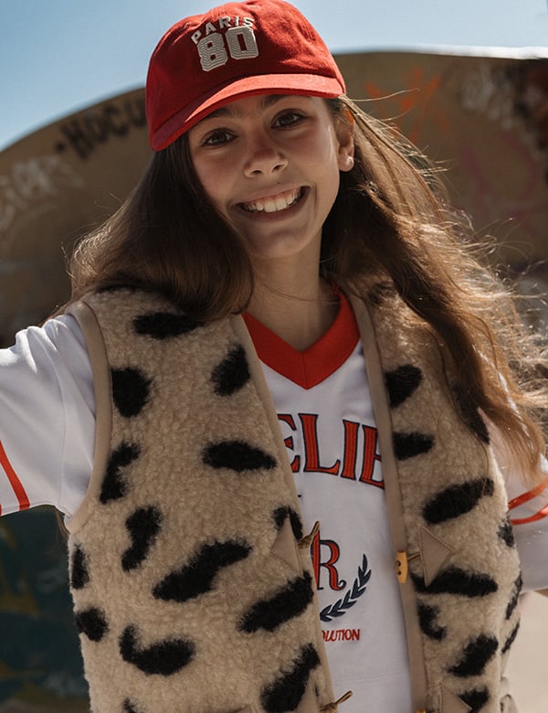 Tienermodel met bruin haar Jasmijn S