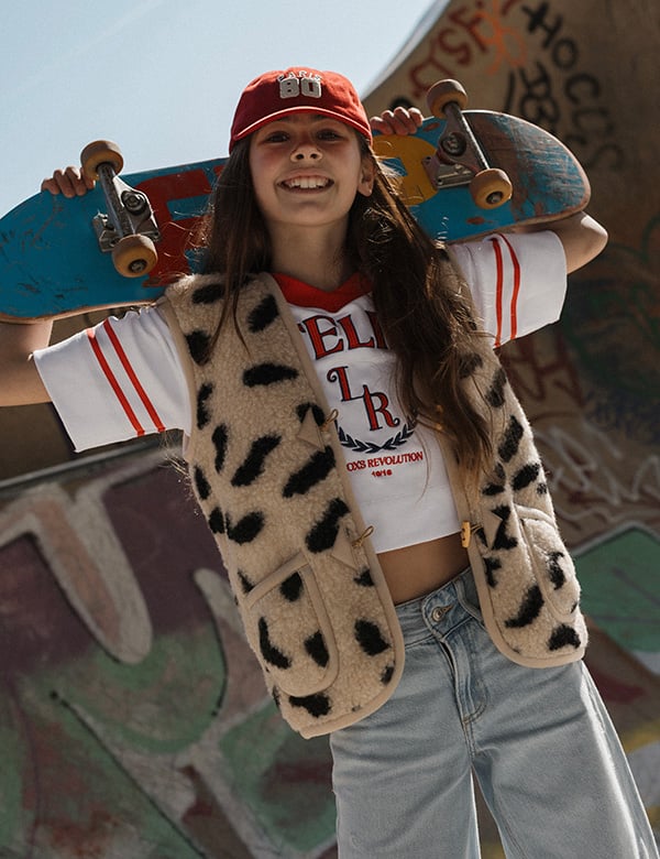 Tienermodel met bruin haar Jasmijn S