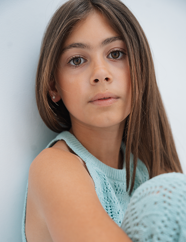 Kindermodel met bruin haar Jasmijn S