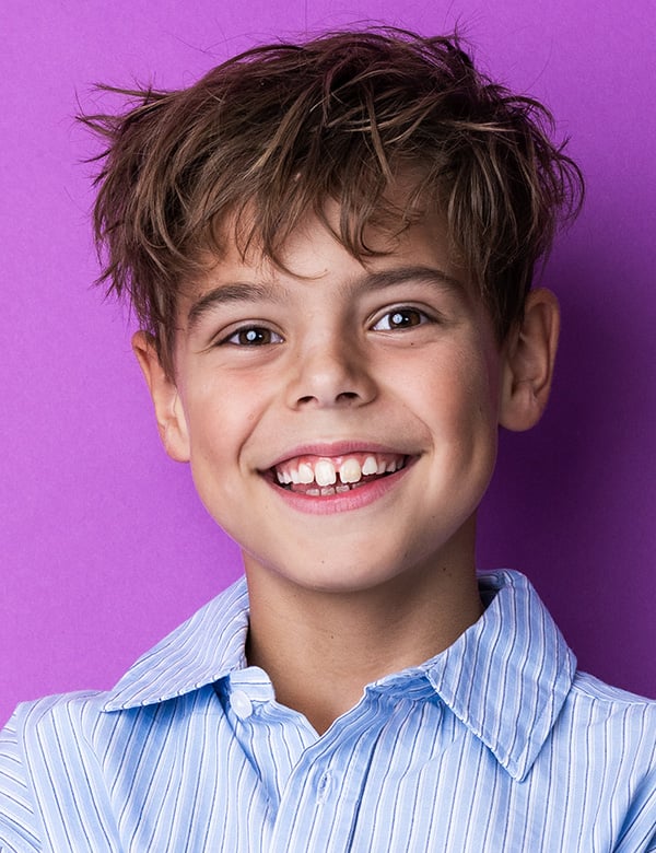Kindermodel met bruin haar morris h.
