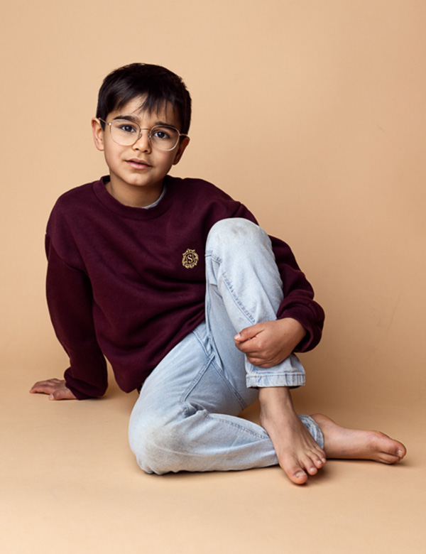 Kinderlijk model met bruin haar en bruine ogen Stan T.