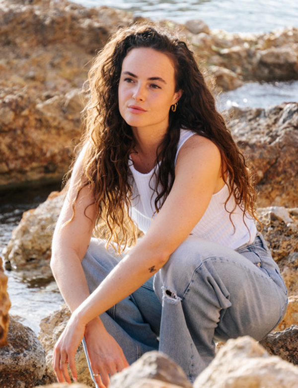 Vrouwelijk model Yamee R.