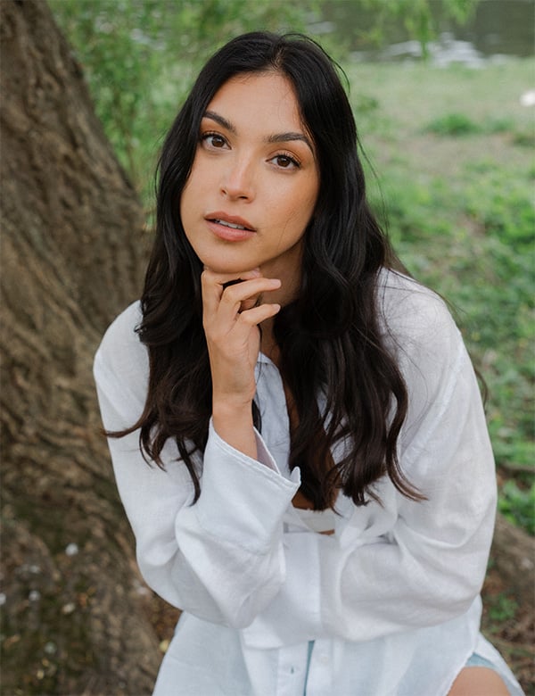 Vrouwelijk model met zwart haar Claudia O.