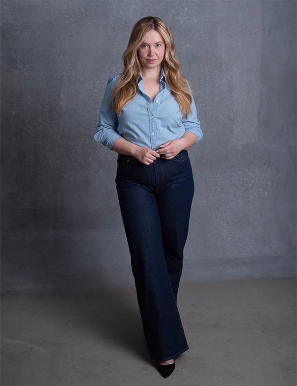 Vrouwelijk model met blond haar Estelle