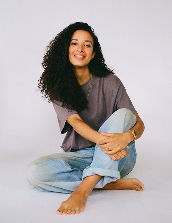 Vrouwelijk model met donker haar Luisa