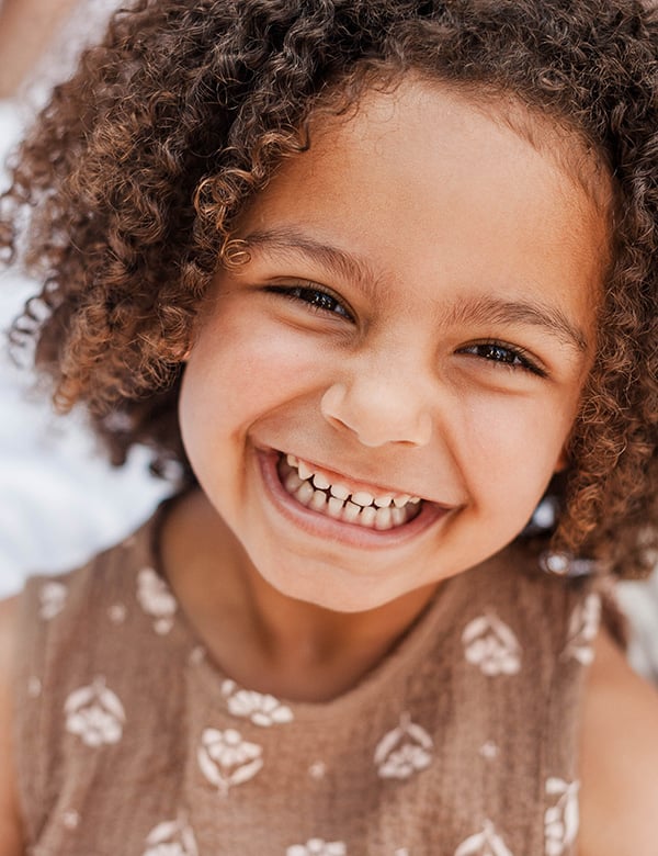 Kindermodel met donkerbruin haar Nadine G.
