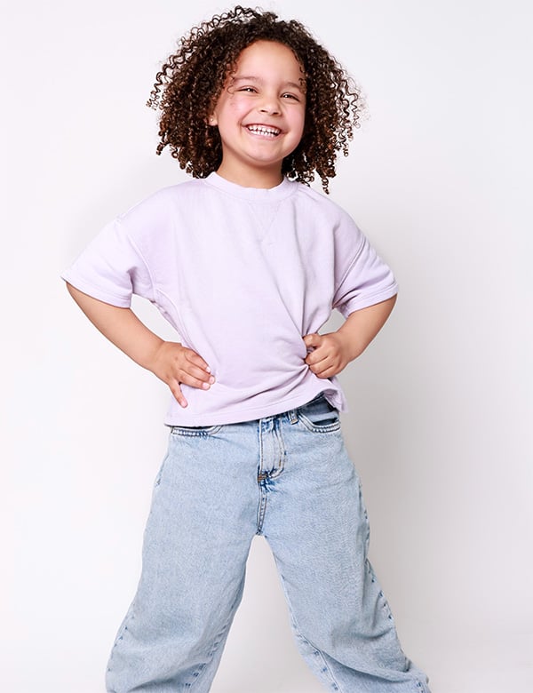 Kindermodel met donkerbruin haar Nadine Noor