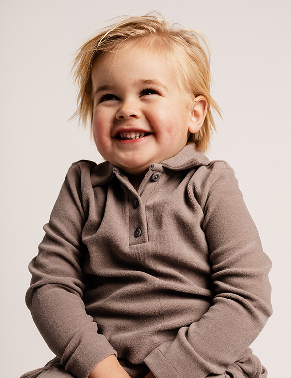 Kindermodel met kort blond haar Noah K.