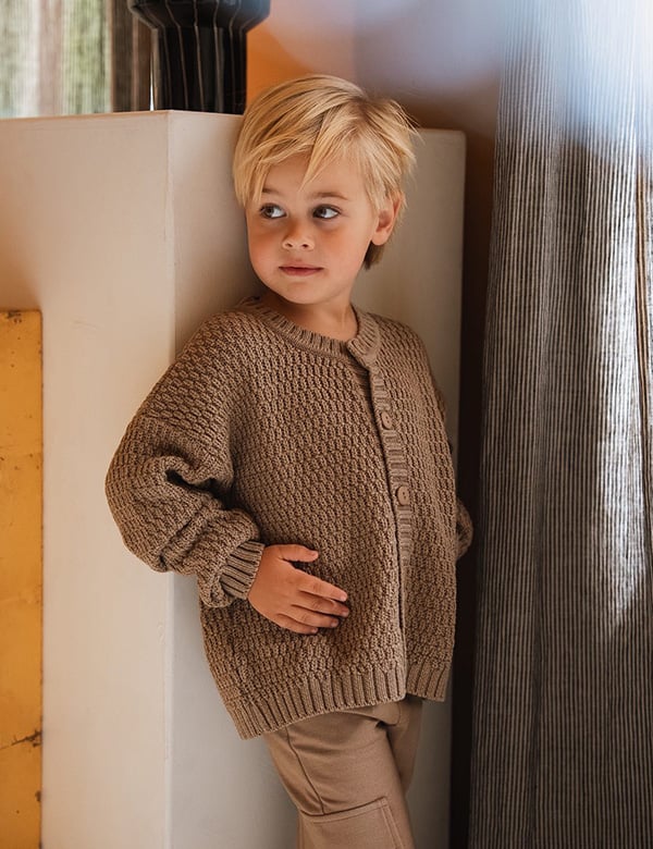 Kindermodel met kort blond haar Noah K.