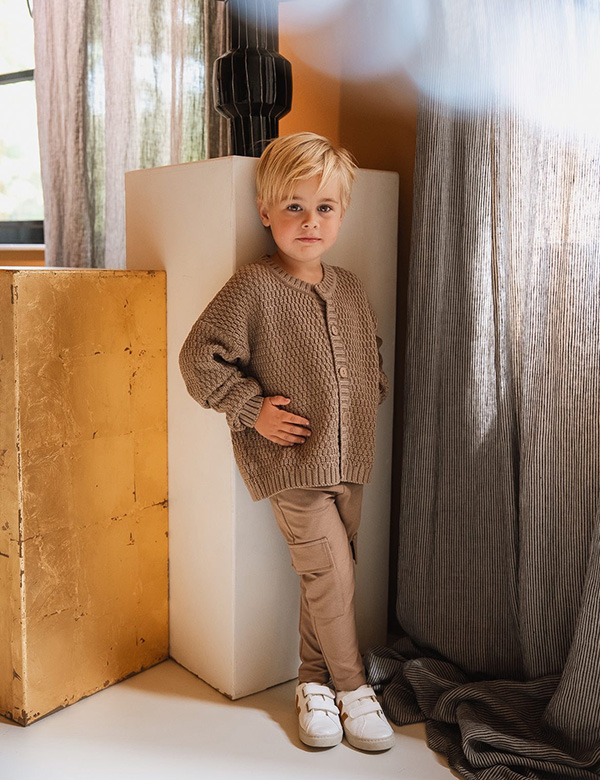 Kindermodel met kort blond haar Noah K.