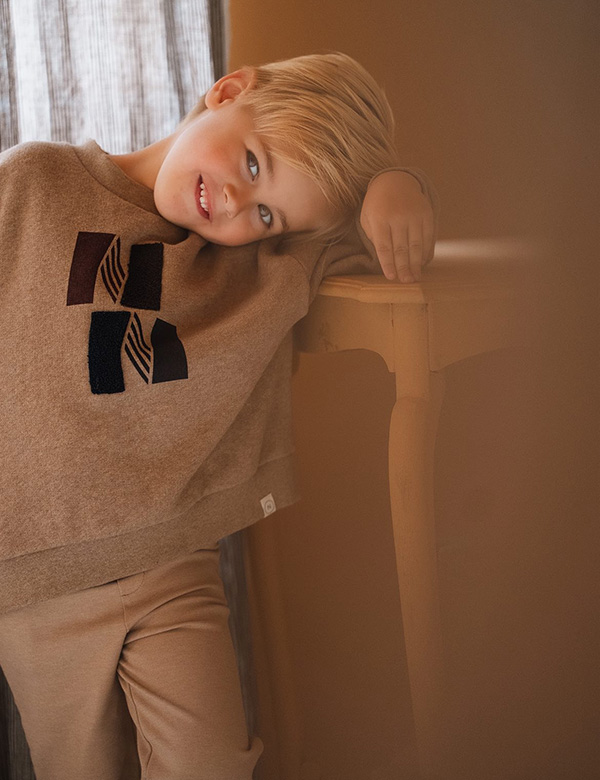 Kindermodel met kort blond haar Noah K.
