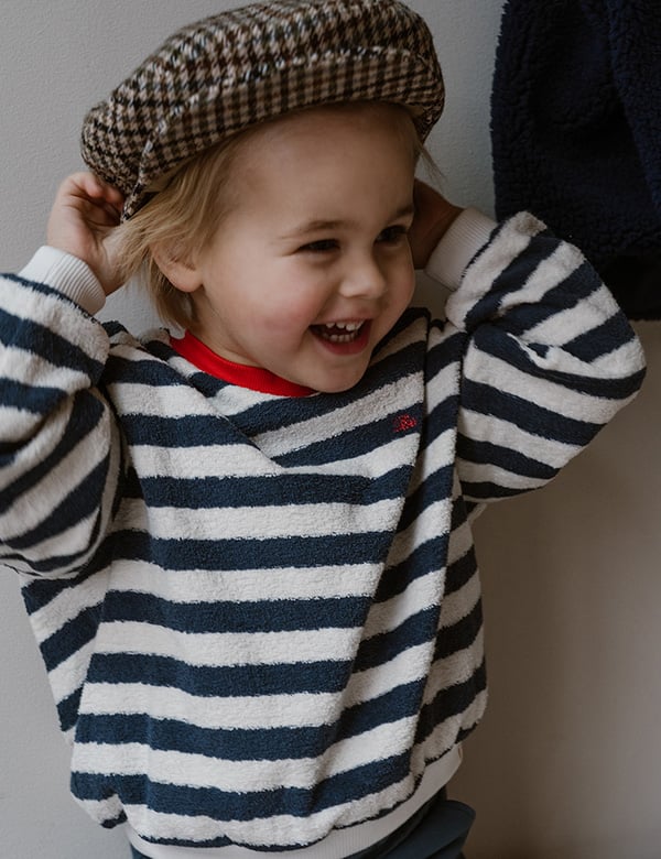 Kindermodel met kort blond haar Noah K.