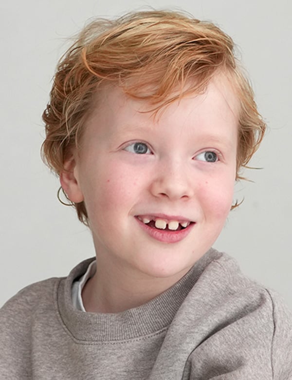 Kindermodel met rossig haar lewis v.