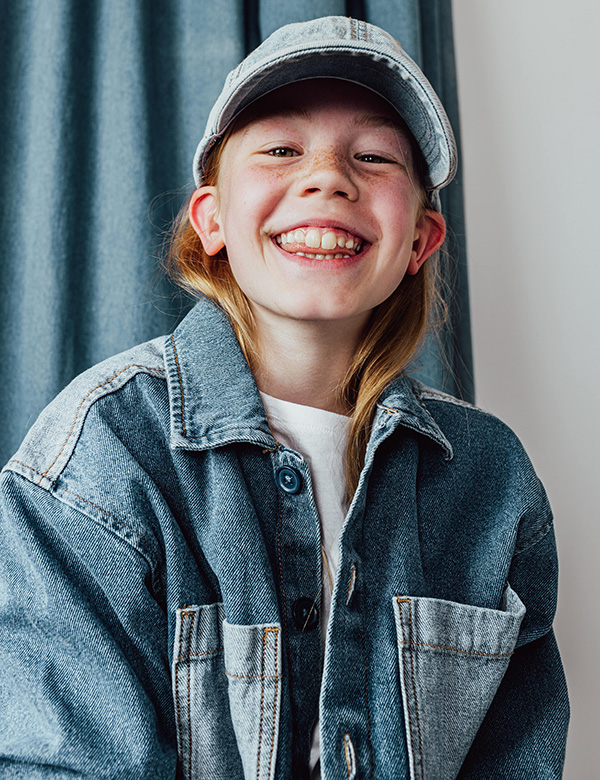 Kinderlijk model met blond/rossig haar en blauw-groene ogen Lise S.