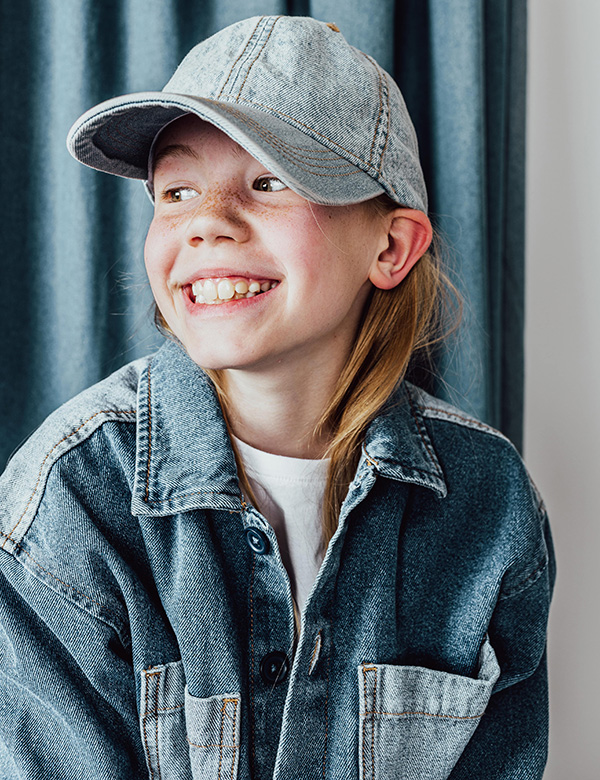 Kinderlijk model met blond/rossig haar en blauwe-groene ogen Lise S.