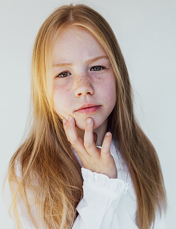 Kinderlijk model met blond/rossig haar en blauw-groene ogen Lise S.