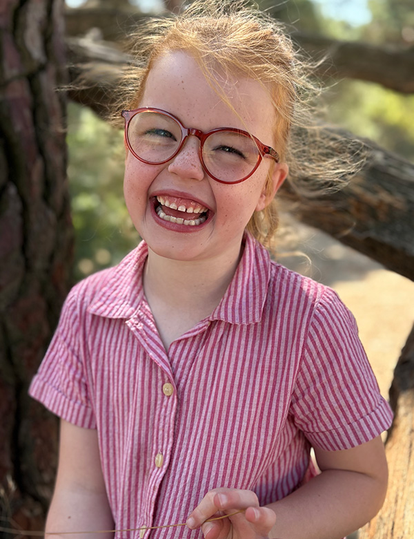 Kindermodel met sproetjes en rood haar Mirthe S.