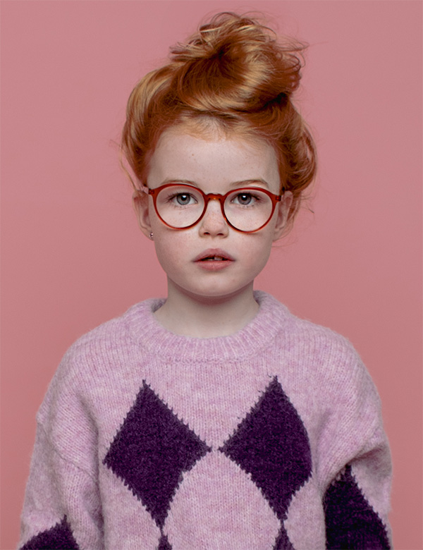 Kinderlijk model met rossig haar en blauw-groene ogen Mirthe S.