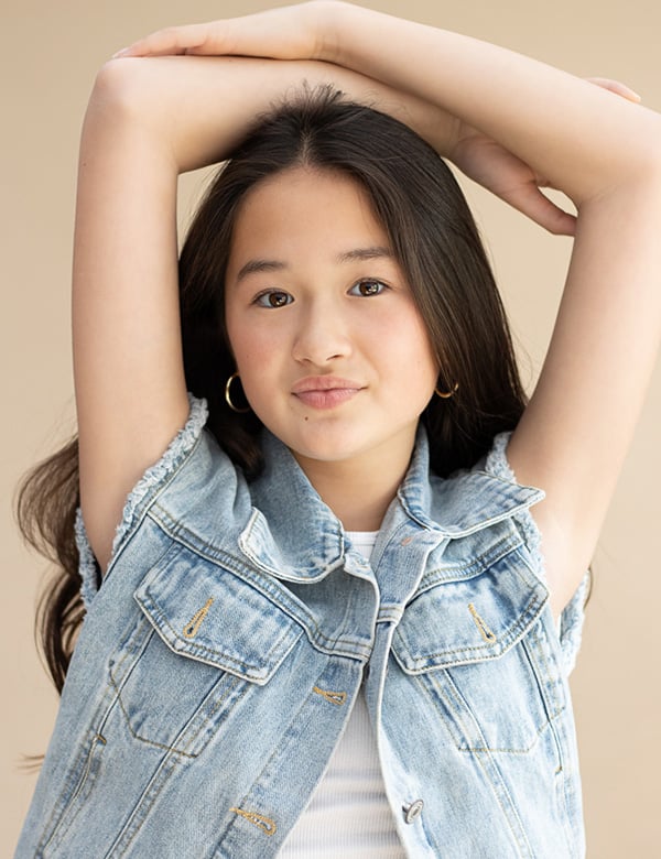 Tienermodel met bruin haar Nova M.