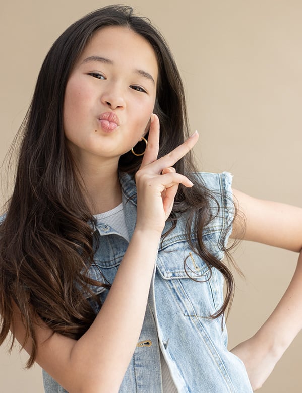 Tienermodel met bruin haar Nova M.