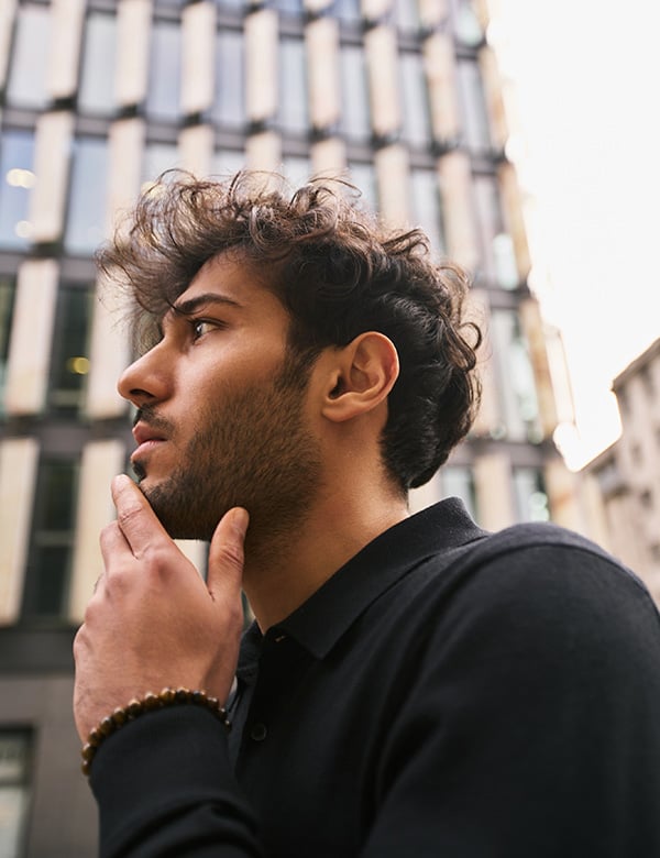 Mannelijk model met donker haar Radman