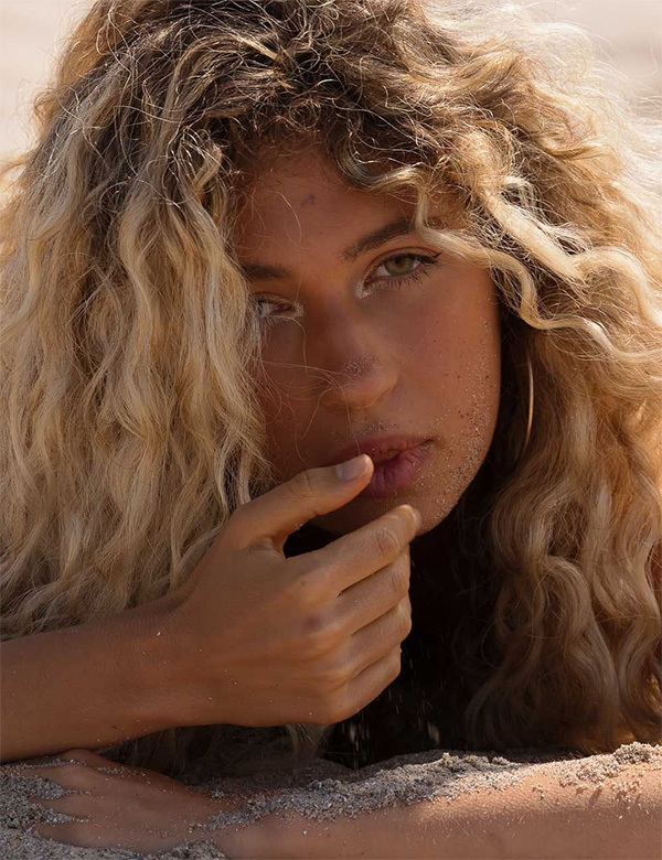 Vrouwelijk model Safiya