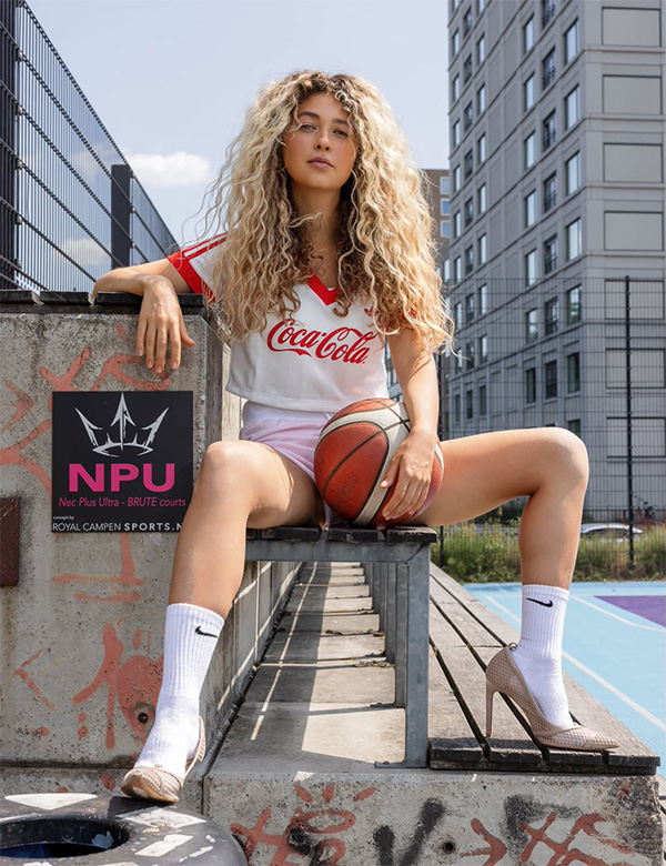 Vrouwelijk model Safiya