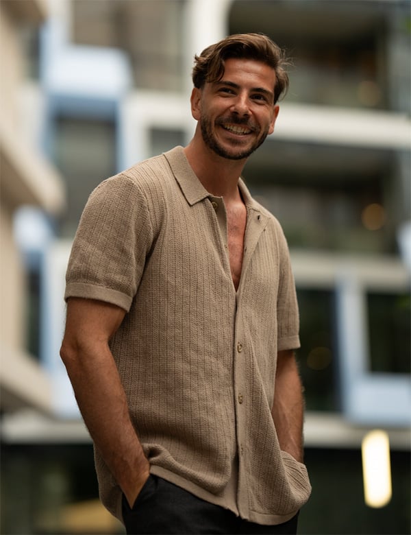 Mannelijk model met bruin haar Joeri Z.