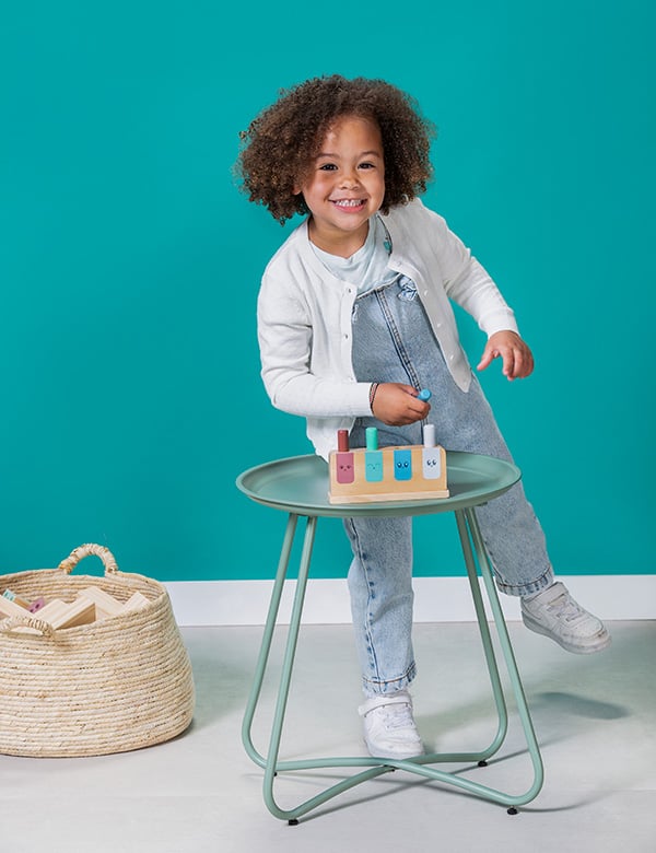 Kindermodel met bruin krullend haar Lulu W.