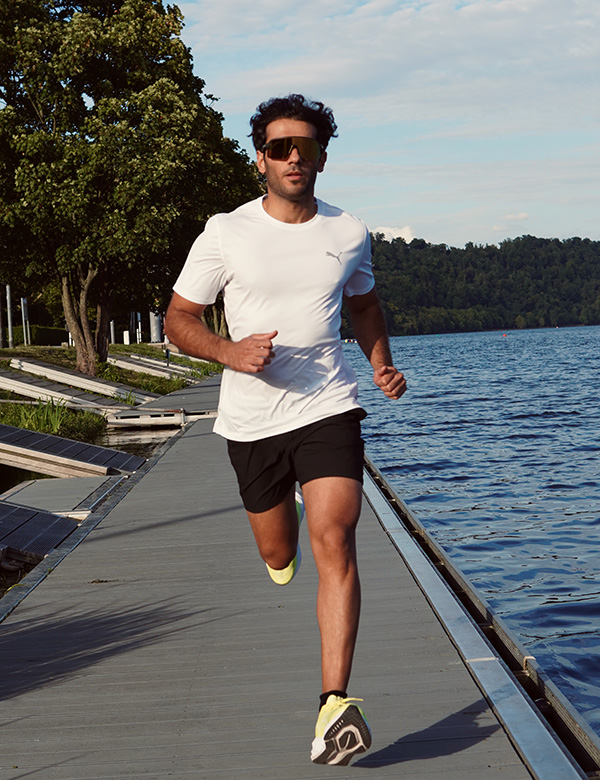 Mannelijk model met kort bruin haar Radman H.