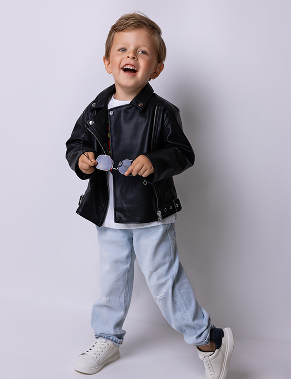 Kindermodel met blond haar Remi A.