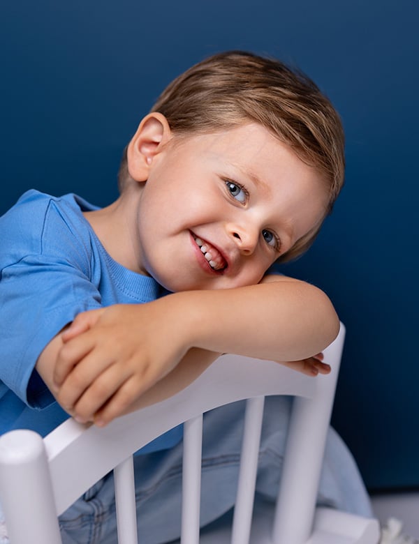 Kindermodel met blond haar Remi A.